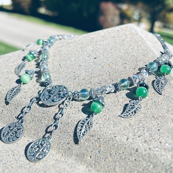 womens green hanging tree of life necklace - Picture 2 of 3